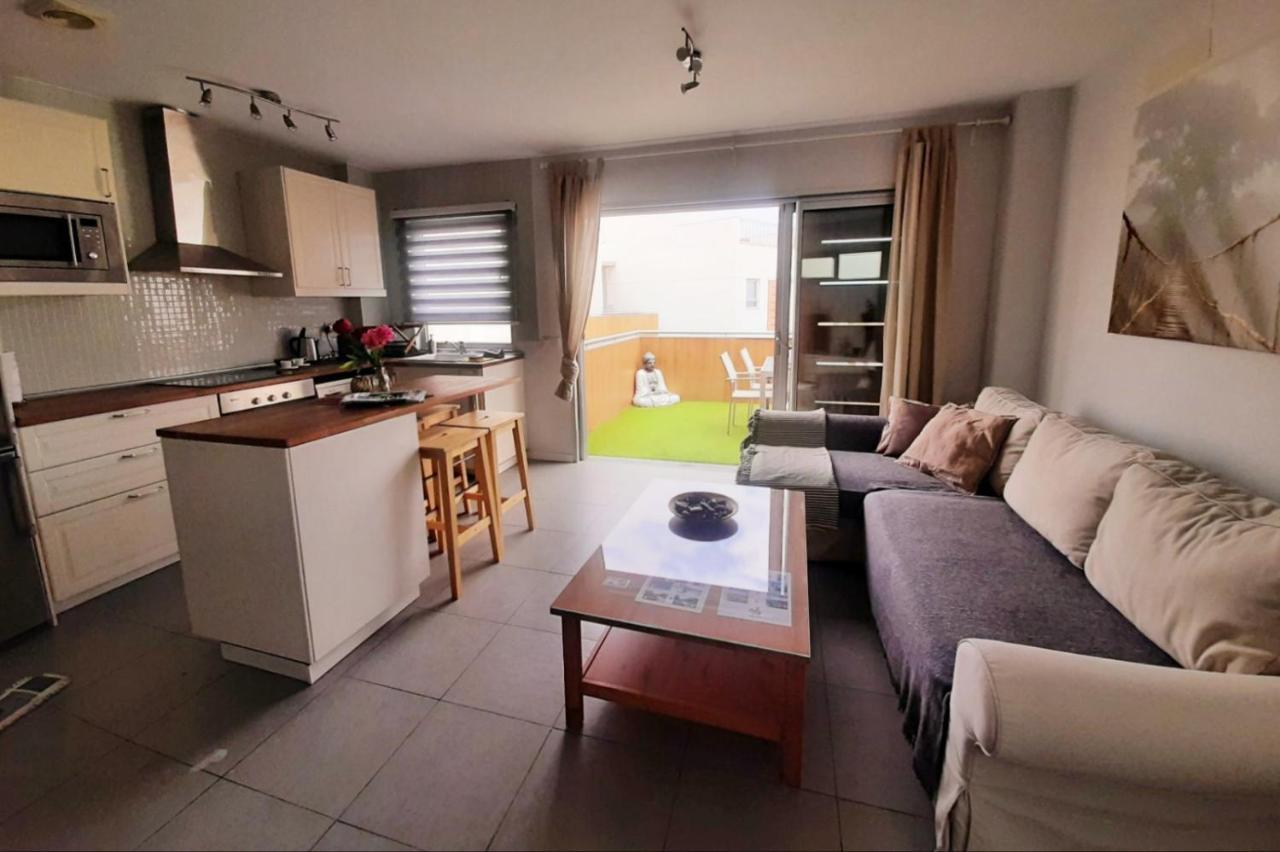 Sea View Apartment In El Medano With Pool & Private Parking Space Exterior photo