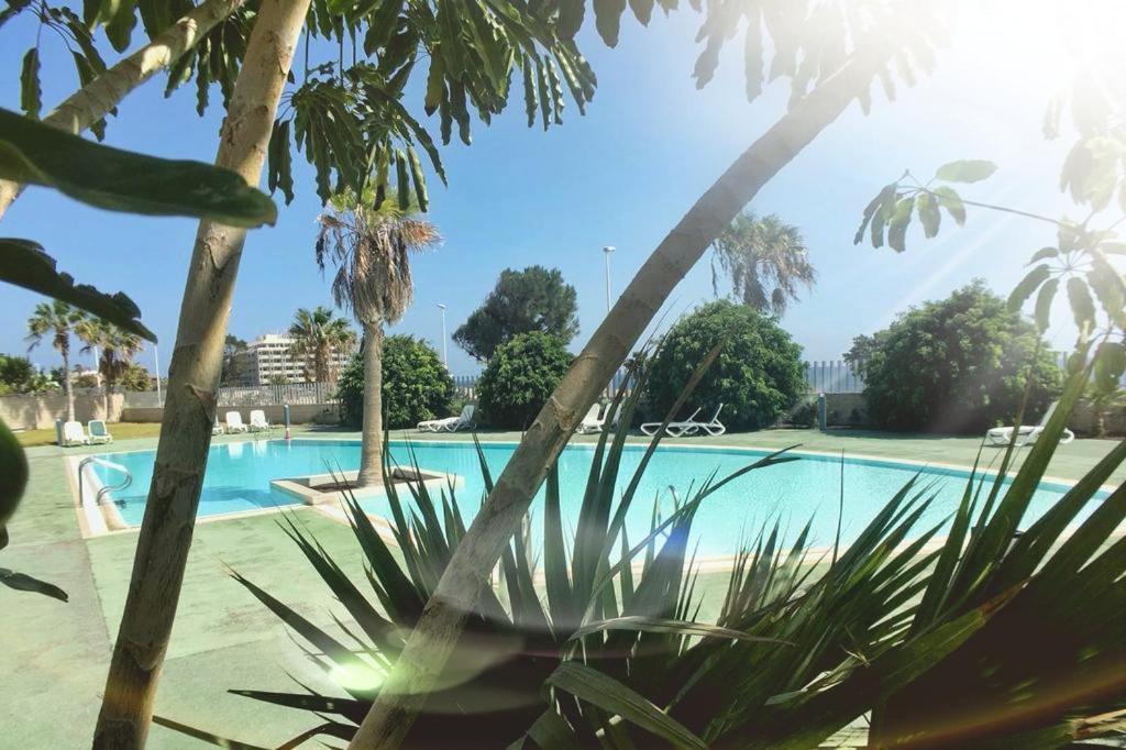 Sea View Apartment In El Medano With Pool & Private Parking Space Exterior photo