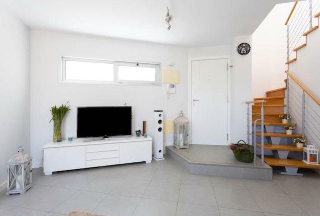 Sea View Apartment In El Medano With Pool & Private Parking Space Exterior photo