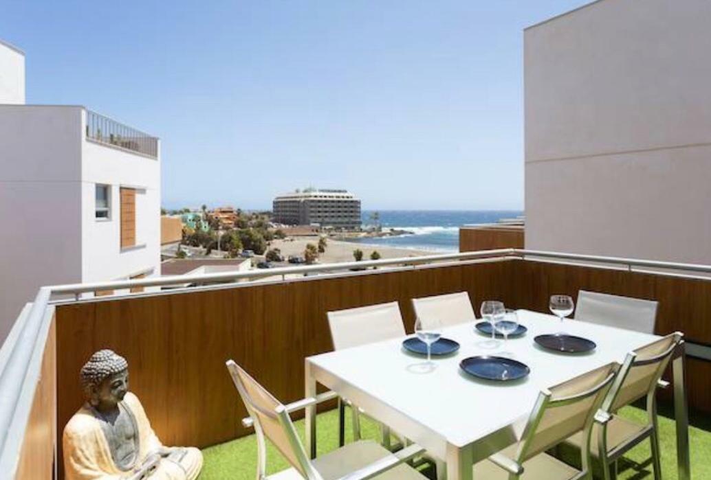 Sea View Apartment In El Medano With Pool & Private Parking Space Exterior photo